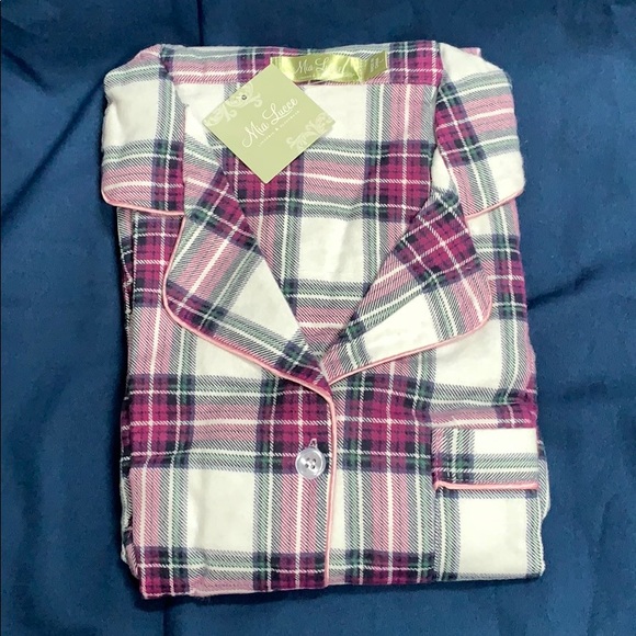 Light weight night shirt by Mia Lucce